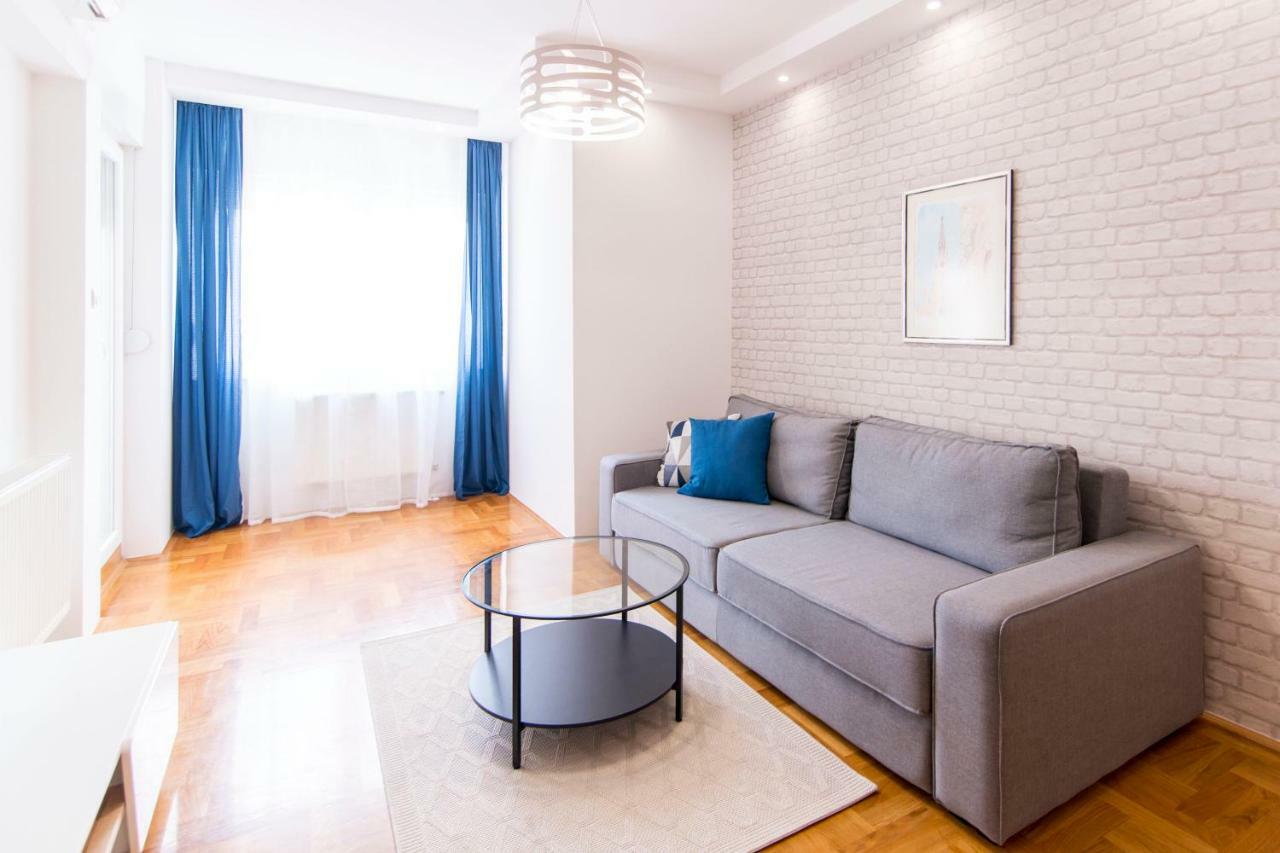 נובי סאד Grove Apartment + Free Parking מראה חיצוני תמונה