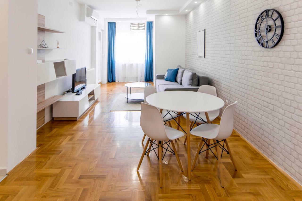 נובי סאד Grove Apartment + Free Parking מראה חיצוני תמונה