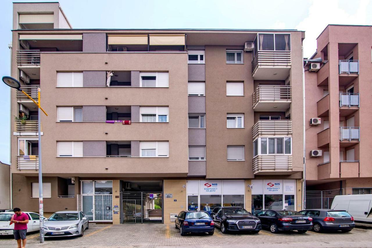 נובי סאד Grove Apartment + Free Parking מראה חיצוני תמונה